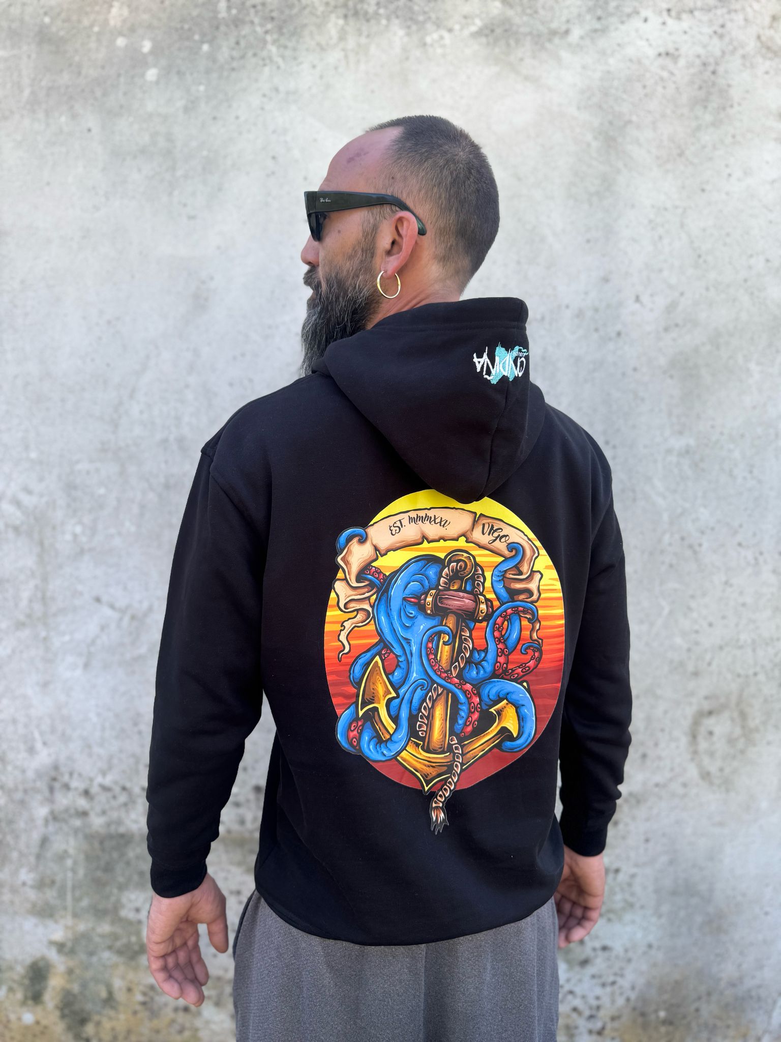 Sudadera con capucha 320g Pulpo &amp; Ancla — Ondiña Rabuda